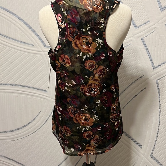 NWT Floral tank - Picture 2 of 6